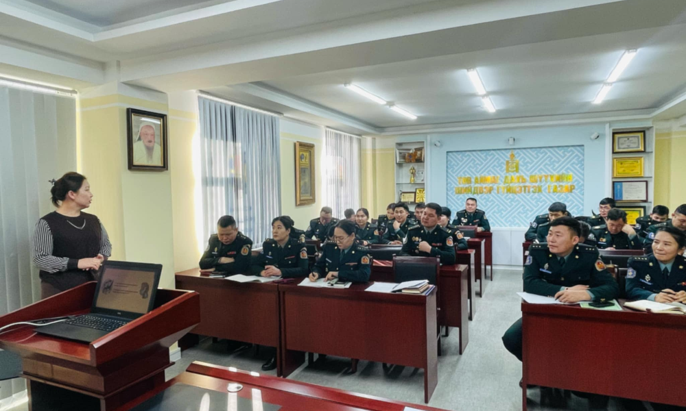 ✅✅✅ТӨВ АЙМАГ ДАХЬ ШҮҮХИЙН ШИЙДВЭР ГҮЙЦЭТГЭХ ГАЗРЫН АЛБА ХААГЧДАД СУРГАЛТ ЗОХИОН БАЙГУУЛЛАА.
Аймгийн Шүүхийн шийдвэр гүйцэтгэх газрын ажилтан албан хаагч нарт "Хүмүүжлийн эерэг арга" сургалт, байгууллага хамт олны дотоод уур амьсгалыг сайжруулах "Байгаль ба цаг агаар" сэтгэл зүйн бүлгийн зөвлөгөөг зохион байгууллаа. 
Сургалтад нийт 35 ажилтан алба хаагч хамрагдлаа.🤗